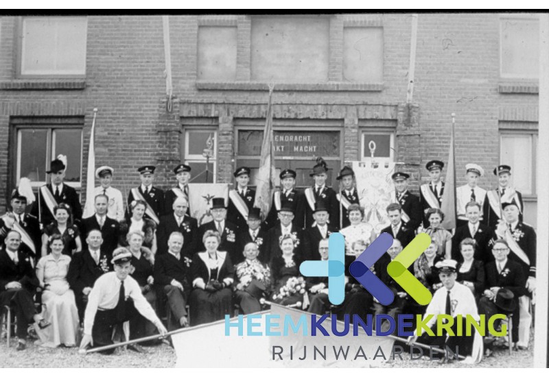 1954 Koning Jacobus Hendriks en Koningin J.A. Hendriks Weijers F00002816